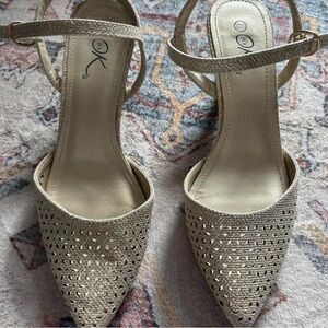 Chic Gold Women's Heels by ITS OK sir 7 1/2